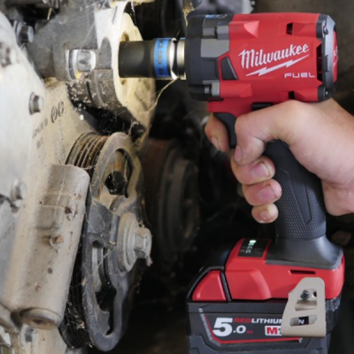 Milwaukee รุ่น M18 FIW212-0 บล็อกกระแทกไร้สาย 18 โวลต์ 1/2" คอมแพ็ค (เครื่องเปล่า)